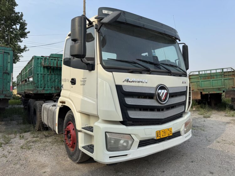 Why Side Dump Trucks Are Safer Than Traditional Dump Trucks